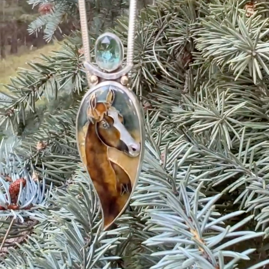 Quarter Horse pendant with Aqua Tourmaline